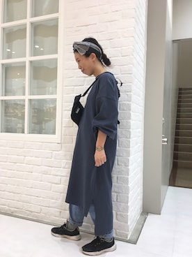 「earth music&ecology（アースミュージックアンドエコロジー）の・すきな丈ふわそでBIG T(ワンピース)（ワンピース、グレー系）」を使った、yoshiepiyoさん（レディース・159cm）の冬コーディネート