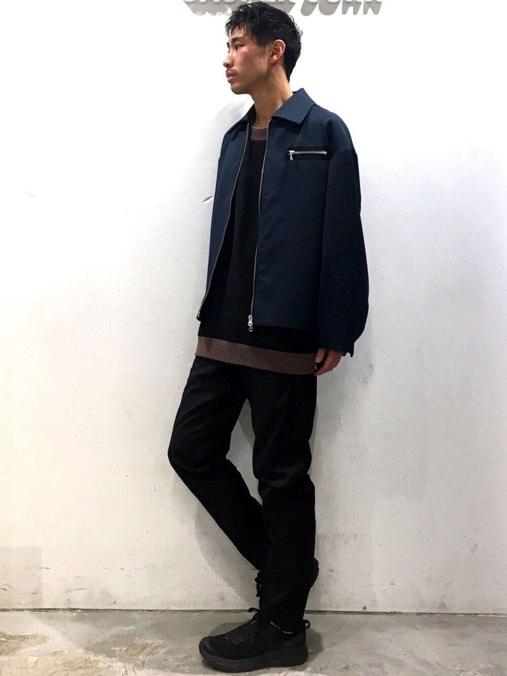 「CASPER JOHN、DOOPZ、ルーズスリーブ、ジップブルゾン、バルーン、スウェット、スリムスラックス、HOKAONEONE、アンティローザ在宅コーデ、おうちファッション」｜「DOOPZのDOOPZ　ルーズスリーブドリズラージャケット（ブルゾン、ブルー系）」を使った、YOSHIさん（メンズ・171cm）の春コーディネートの1枚目の写真