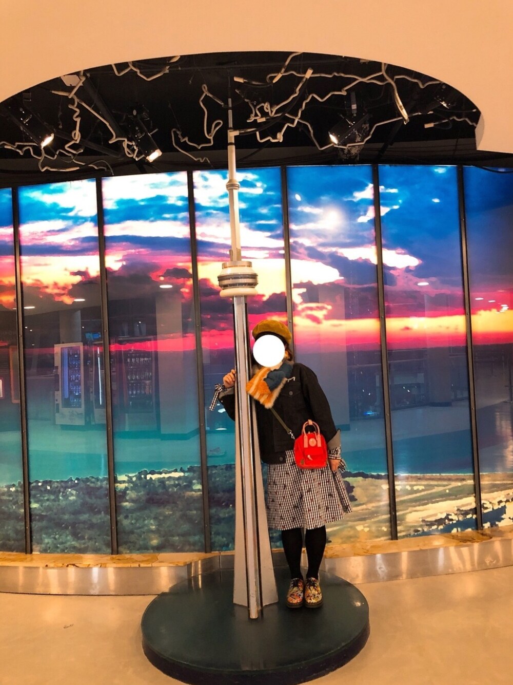 「Aymmy in the batty girls、Aymmy、FJALLRAVENKANKEN」｜「Aymmy in the batty girlsのアイテム（デニムジャケット、ブルー系）」を使った、bskさん（レディース・156cm）の春コーディネートの1枚目の写真