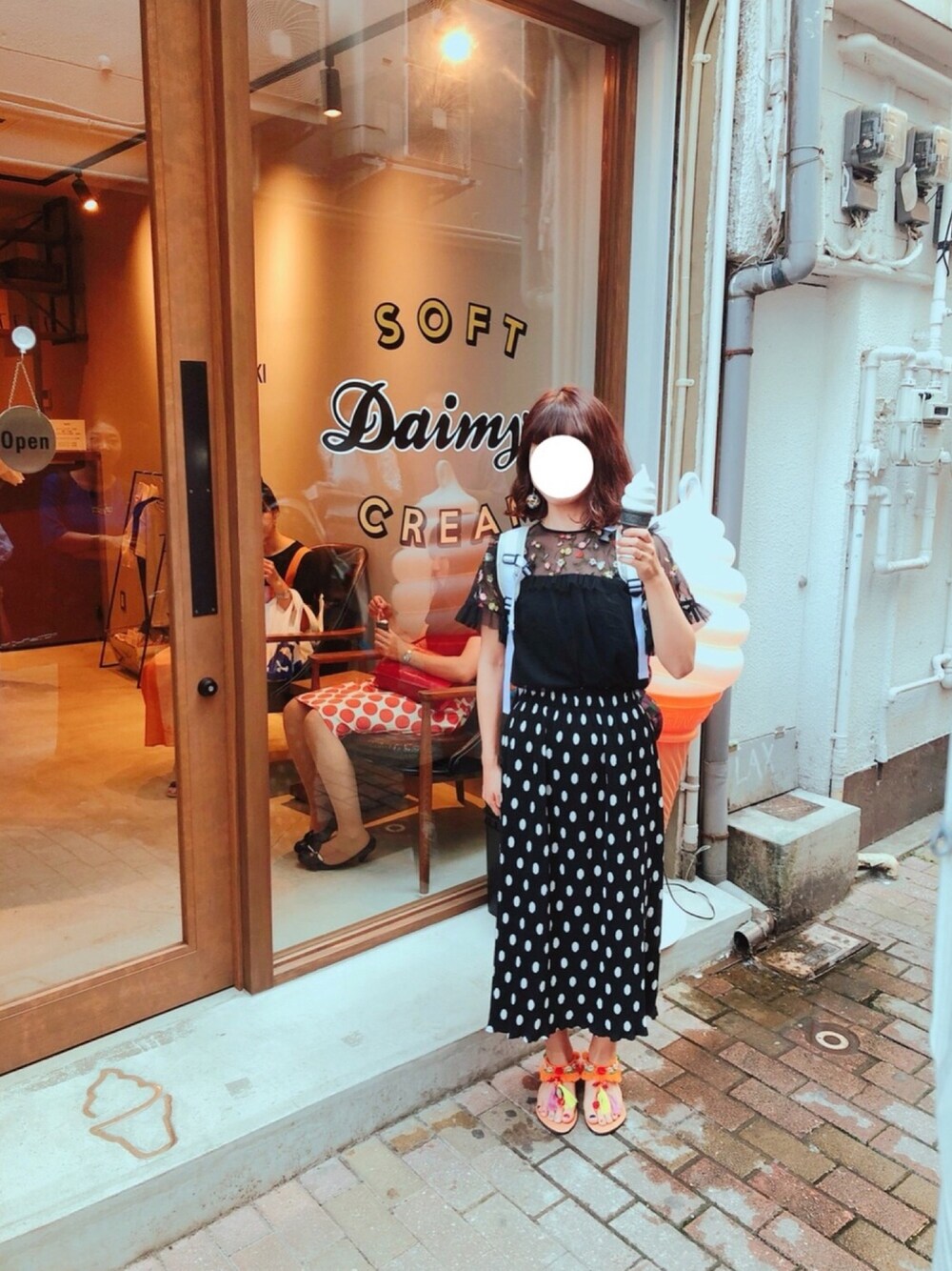 「kutir、チャイハネ、flower」｜「flowerのアイテム（シャツ/ブラウス、ブラック系）」を使った、bskさん（レディース・156cm）の春コーディネートの1枚目の写真