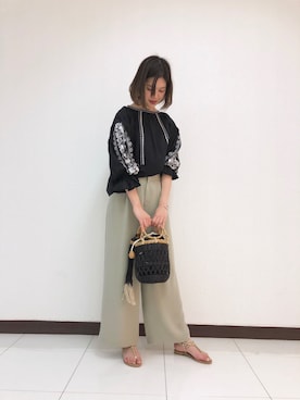 「アイテム（バングル/リストバンド）」を使った、まゆさん（レディース・171cm・20代）の冬コーディネート