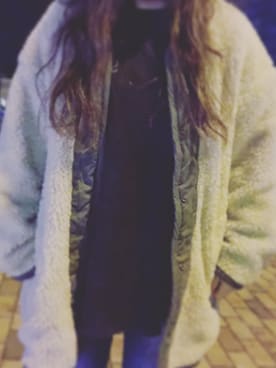 「Ungrid（アングリッド）のインディゴフレイドヘムストスリ（デニムパンツ）」を使った、c.cさん（レディース・153cm）の冬コーディネート