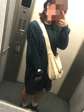 「スウェットワンピース」｜「アイテム（ローファー）」を使った、と も かさん（レディース・160cm）の秋コーディネート