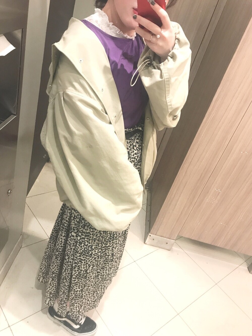 「Kastane、レオパード、レオパード柄、VANS、紫、パープル、プチプラ、おしゃれさんと繋がりたい、ベレー帽、冬」｜「Kastaneのアイテム（ナイロンジャケット、ベージュ系）」を使った、と も かさん（レディース・160cm）の冬コーディネートの1枚目の写真