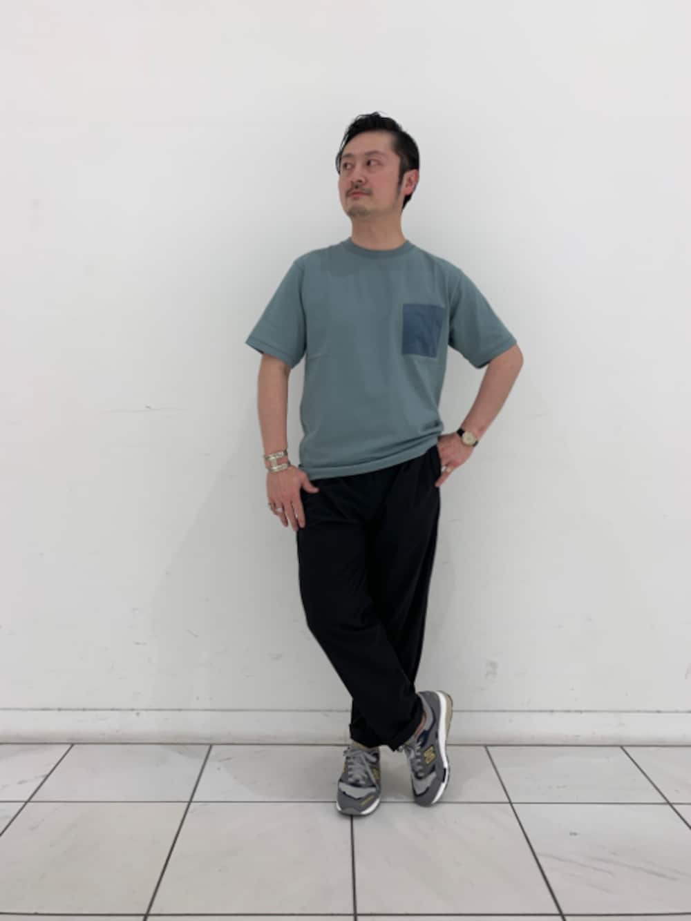 スニーカーを使った「new balance 1600」の人気ファッション