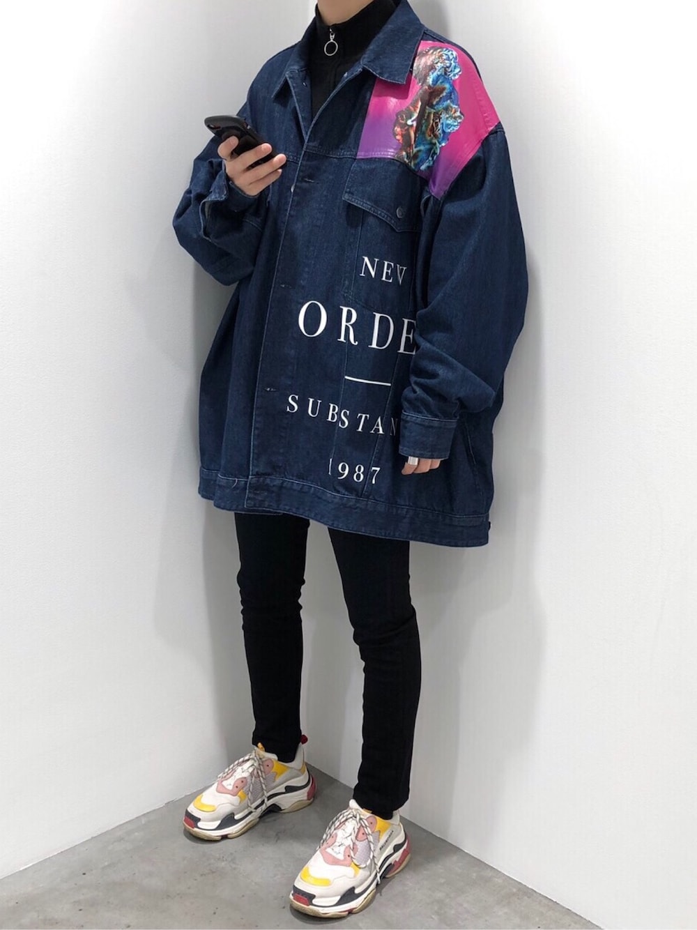 BALENCIAGA Triple S low-top trainersを使った人気ファッション