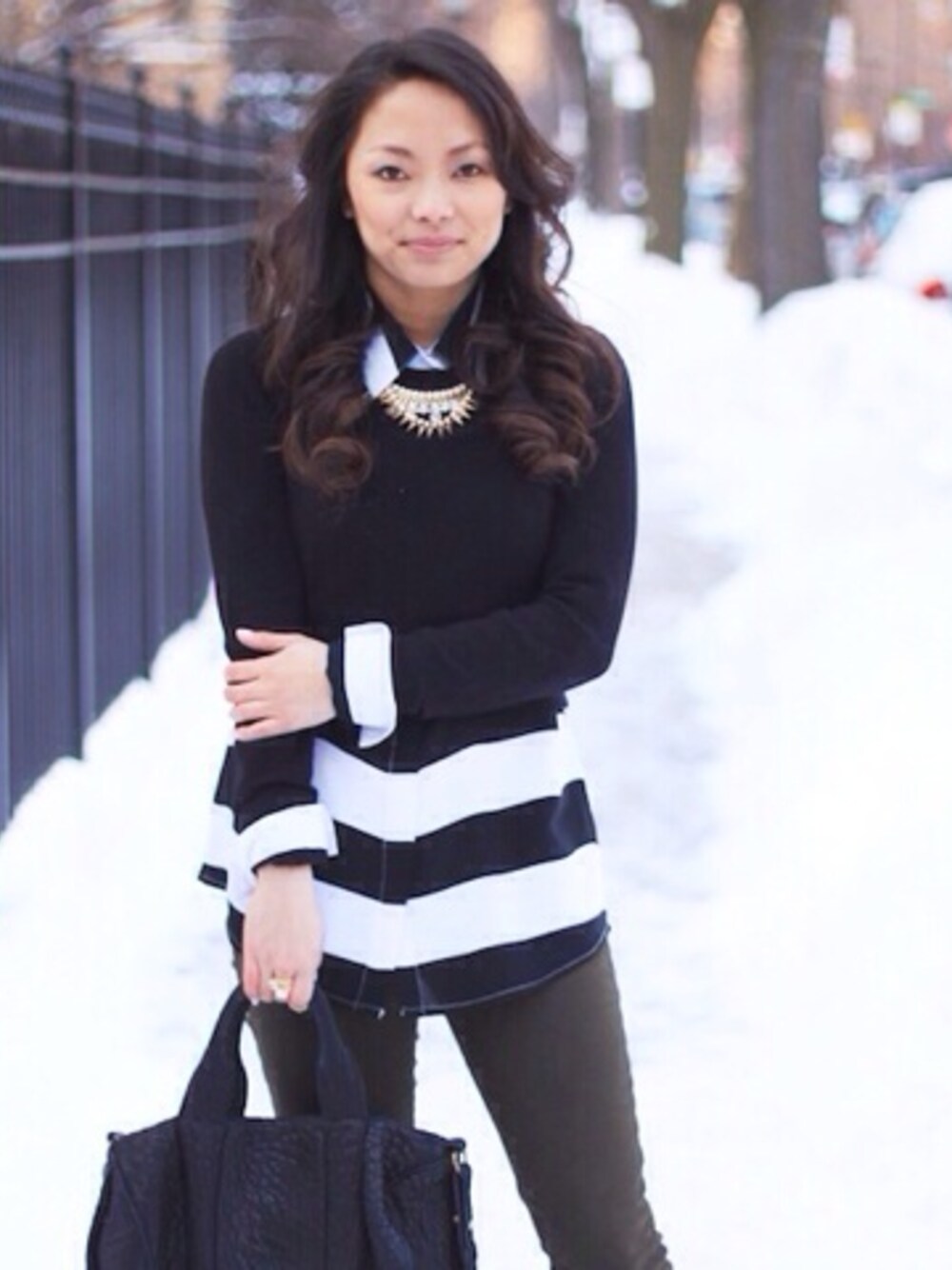 「Alexander Wang、BAG、Bauble Bar、blouse、jbrand、jeans、LAYERED、minkpink、necklace、skinny」｜Christine Petricさん（レディース）の春コーディネートの1枚目の写真