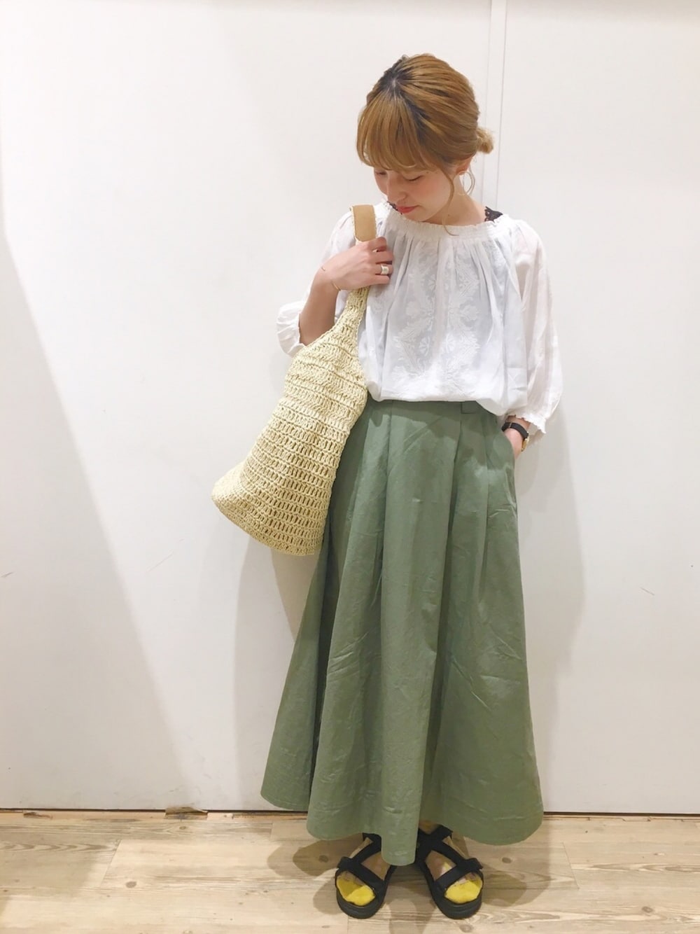 「シンプルコーデ、休日スタイル、オトナ女子、春夏コーデ、スカート、スポーツサンダル、低身長、studio clip、スタディオクリップ(studio CLIP)」｜「studio CLIPのコットンフレアロングスカート（スカート、グリーン系）」を使った、studio CLIP mozo店さん（レディース・153cm）の春コーディネートの1枚目の写真