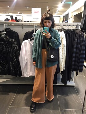 「CONVERSE（コンバース）のアイテム（バッグ、ブラック系）」を使った、guoさん（レディース・162cm）の秋コーディネート
