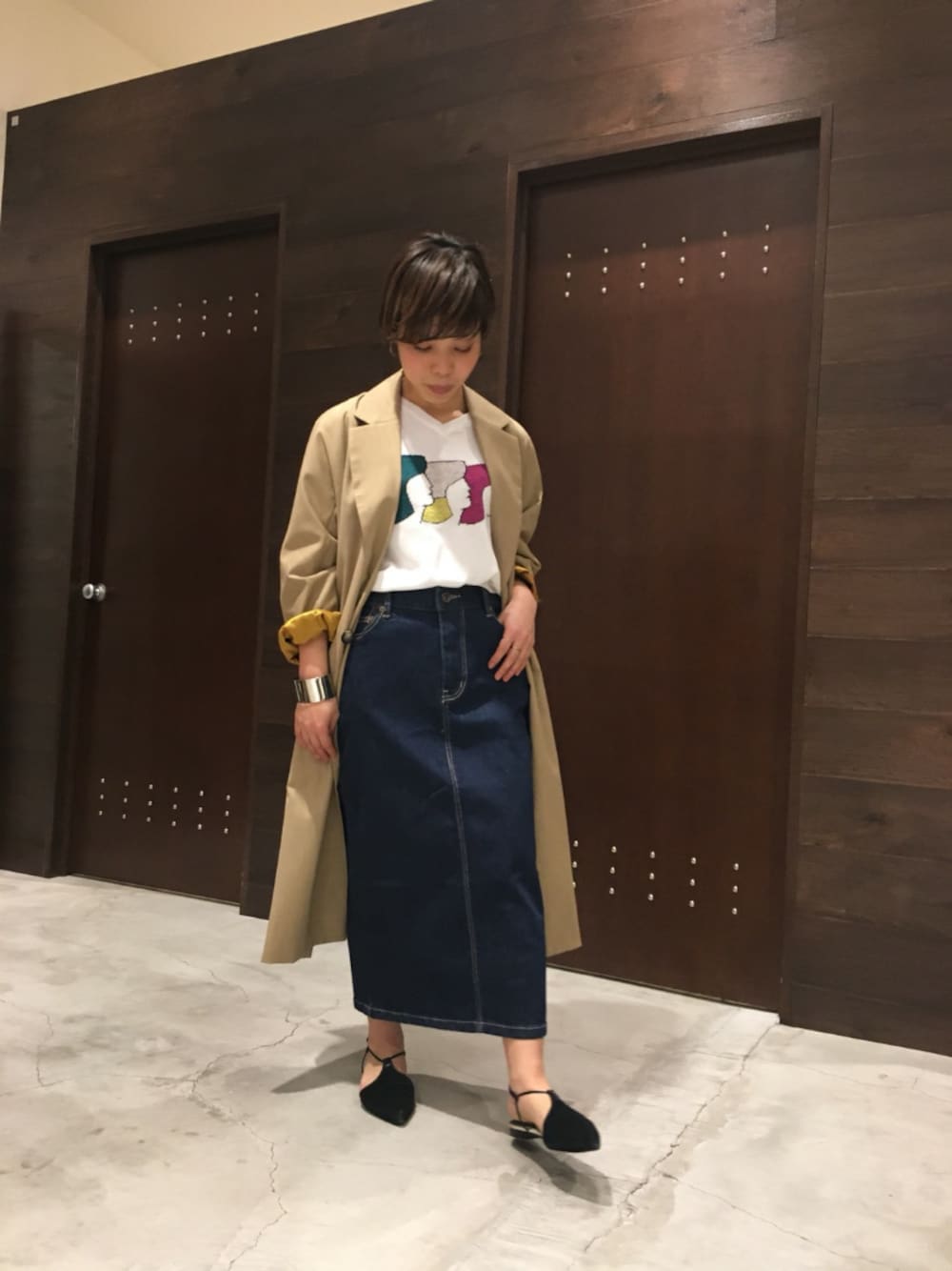「タイトスカート、デニムスカート、カラフル、ロングコート、ロングスカート、スプリングコート、春ニット、春コーデ、低身長、インターシャ」｜「FIL DE FERのシレー加工 キモノスリーブコート（その他アウター、ベージュ系）」を使った、kuroda.さん（レディース・146cm）の冬コーディネートの1枚目の写真