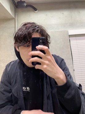 「アイテム（PC・スマホグッズ/家電）」を使った、mitoさん（メンズ・178cm・20代）の春コーディネート