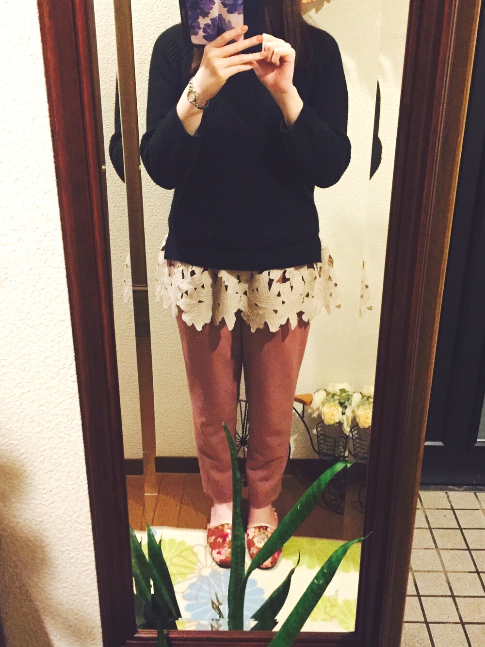 「allumetteのアイテム（ニット/セーター、ブラック系）」を使った、ayakaさん（レディース・161cm）の冬コーディネートの1枚目の写真