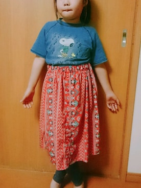 「Re:make（リメイク）のアイテム（スカート）」を使った、宙ニカカル虹さん（キッズ・130cm）の春コーディネート