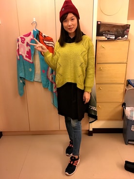 「NOのアイテム（シャツ/ブラウス、イエロー系）」を使った、趙芳儀さん（レディース）の冬コーディネート