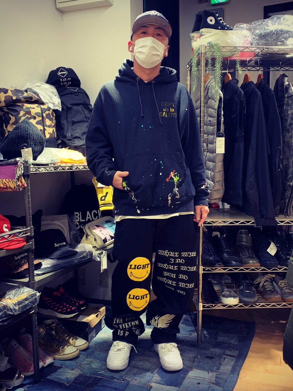 「GALLERY DEPT.、gallerydept、saint michael、READYMADE」｜「GALLERY DEPTのアイテム（パーカー、ブラック系）」を使った、A-MASTERさん（メンズ・170cm）の冬コーディネートの1枚目の写真