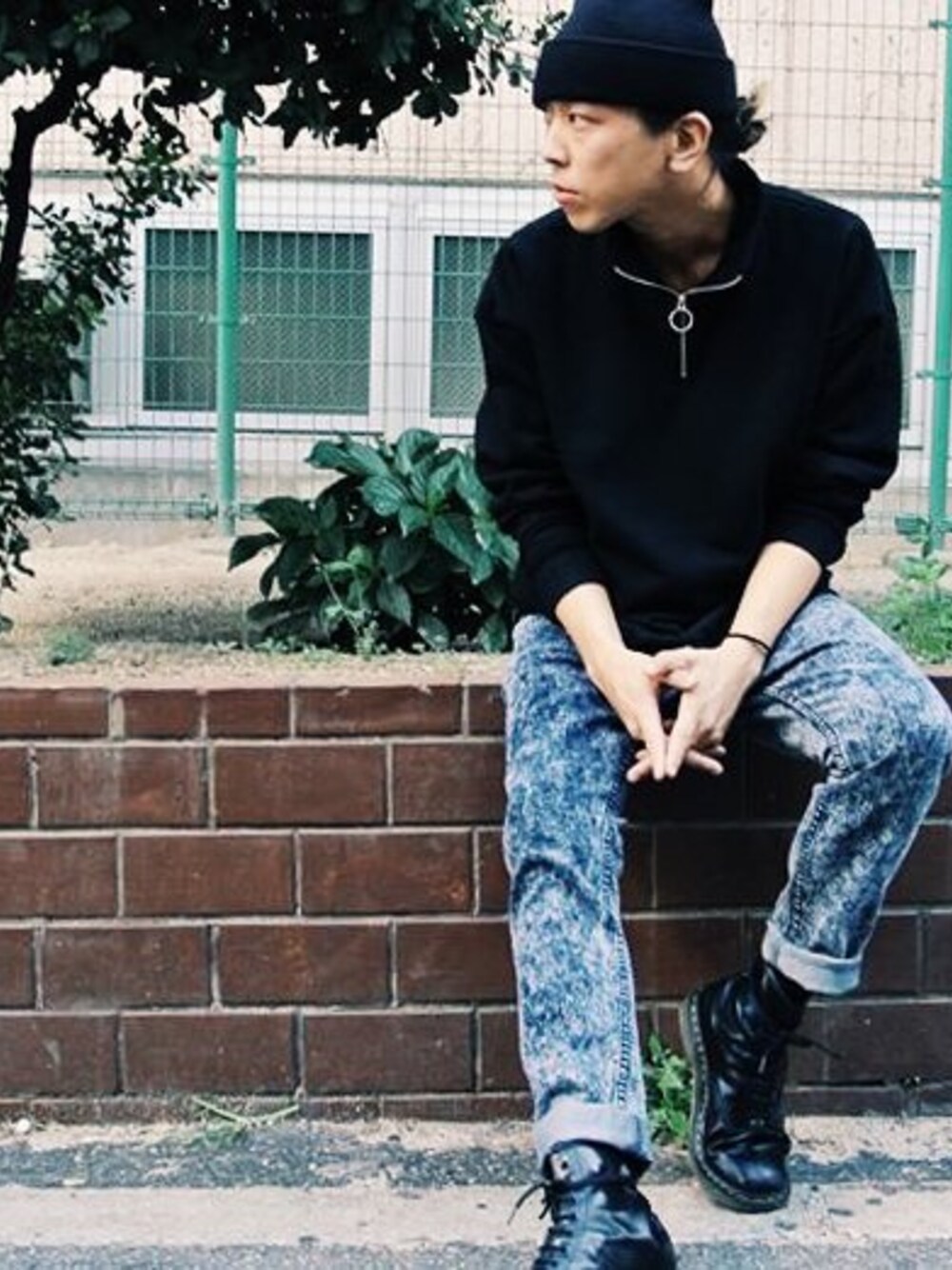 「GIMME FIVE、Half Zip Sweat、THE WRAP CLOSET、kyo虎」｜「THE WRAP CLOSET / HALF ZIP SWEAT（スウェット、ブラック系）」を使った、gimmefiveさん（メンズ・180cm）の秋コーディネートの1枚目の写真