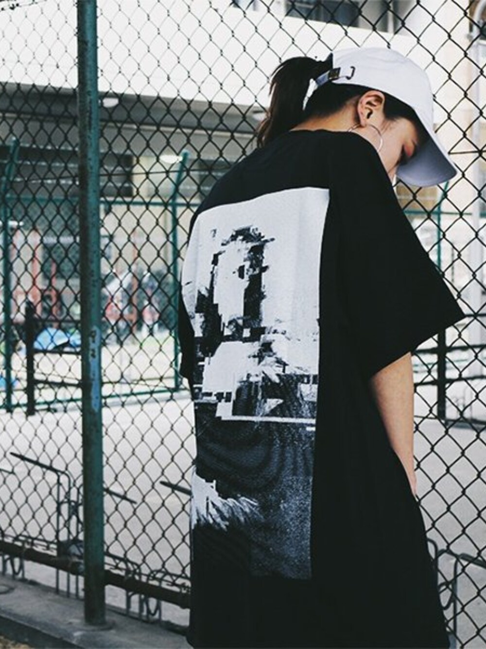 「モナリザ、GIMME FIVE、MITHRA、TEE LISA」｜「MITHRA TEE LISA（BLACK）（Tシャツ/カットソー、ブラック系）」を使った、gimmefiveさん（レディース・161cm）の夏コーディネートの1枚目の写真