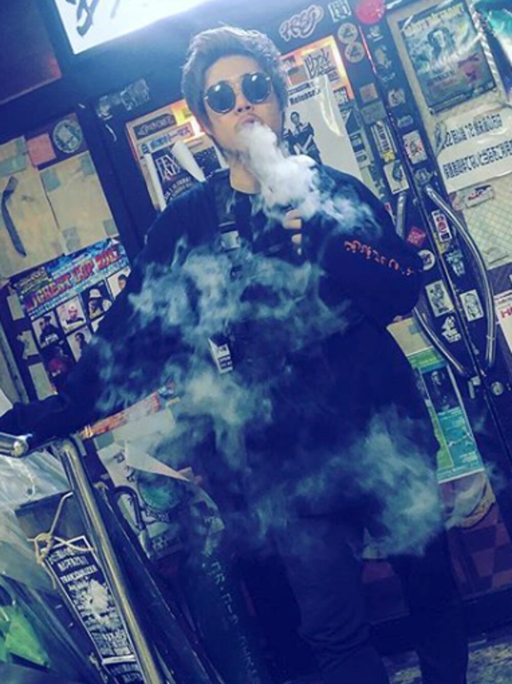 「monalisa、GIMME FIVE、MITHRA、MITHRA  L/S」｜「MITHRA / L/S TEE LISA（Tシャツ/カットソー、ブラック系）」を使った、gimmefiveさん（メンズ・176cm）の夏コーディネートの1枚目の写真