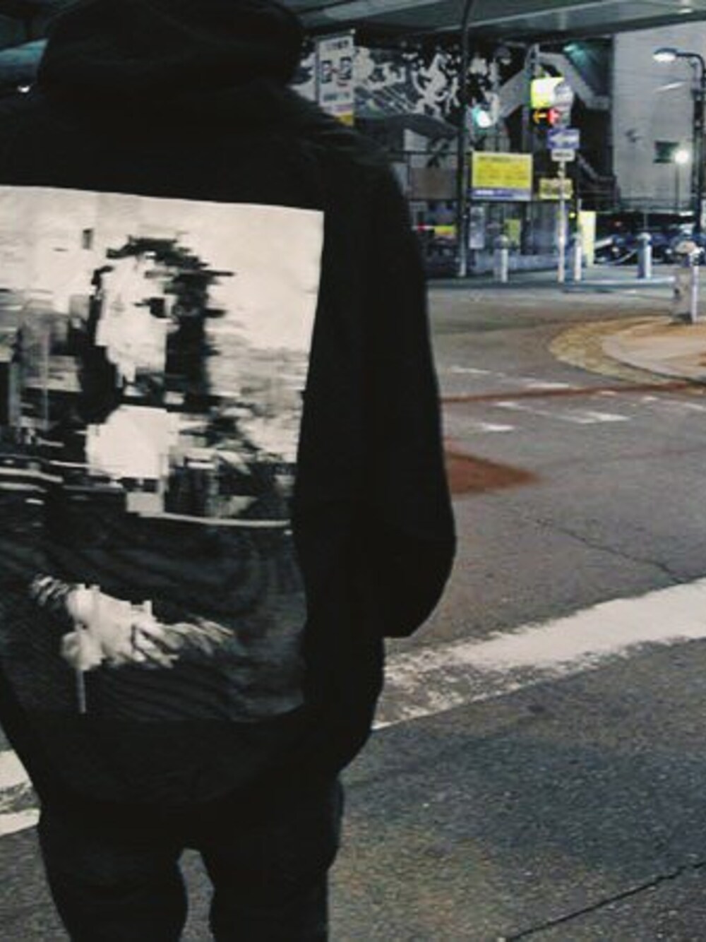 「MA-1、bomberjacket、GIMME FIVE、MITHRA、mona lisa」｜「MITHRA OVERSIZED BOMBER JACKET（LISA）（MA-1、ブラック系）」を使った、gimmefiveさん（メンズ・180cm）の冬コーディネートの1枚目の写真