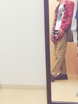 「UNIQLO（ユニクロ）のEZYアンクルパンツ（コーデュロイ・丈標準65～71cm）（その他パンツ、ベージュ系）」を使った、よんたさん（メンズ・168cm）の秋コーディネート