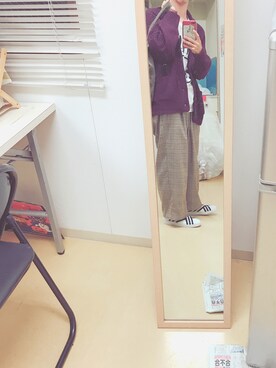 「GU（ジーユー）のアイテム（カーディガン/ボレロ、パープル系）」を使った、よんたさん（メンズ・168cm）の秋コーディネート