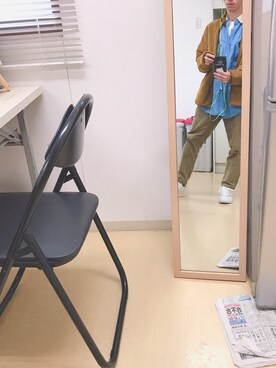 「UNIQLO（ユニクロ）のEZYアンクルパンツ（コーデュロイ・丈標準65～71cm）（その他パンツ、ベージュ系）」を使った、よんたさん（メンズ・168cm）の秋コーディネート