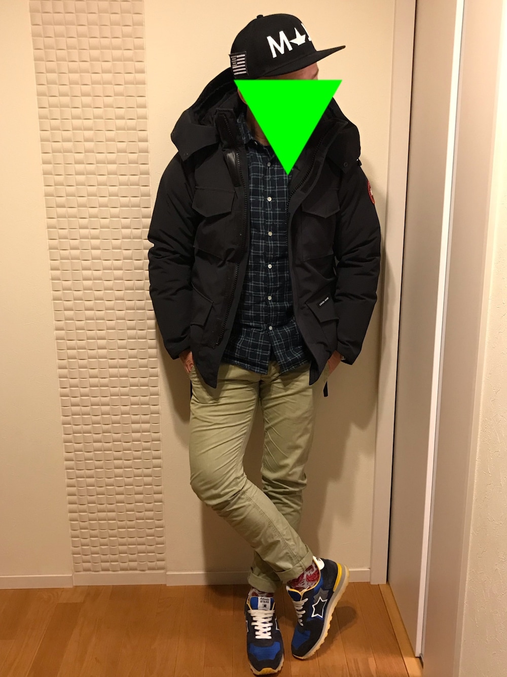「お洒落さんとつながりたい、カナダグース ダウン、カムループス、アトランティックスターズ、春コーデ、スニーカーコーデ、ゆるコーデ、オトナカジュアル、おじさんコーデ」｜「macchiajのアイテム（キャップ、ブラック系）」を使った、M☆NKICHIさん（メンズ・172cm）の冬コーディネートの1枚目の写真