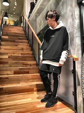 ROYAL FLASH 名古屋｜Takuto Itou使用「FR(13)NDS（FR(13)NDS /フレンズ/ LINE SLEEVE TEE/ラインスリーブ Tシャツ）」的時尚穿搭