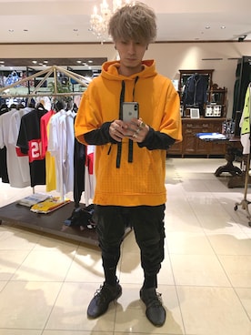 「KMRii（ケムリ）のアイテム（パーカー）」を使った、Takuto Itouさん（メンズ・170cm）の春コーディネート