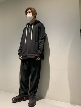 パンツを使った「ハーフジップパーカー」の人気ファッション