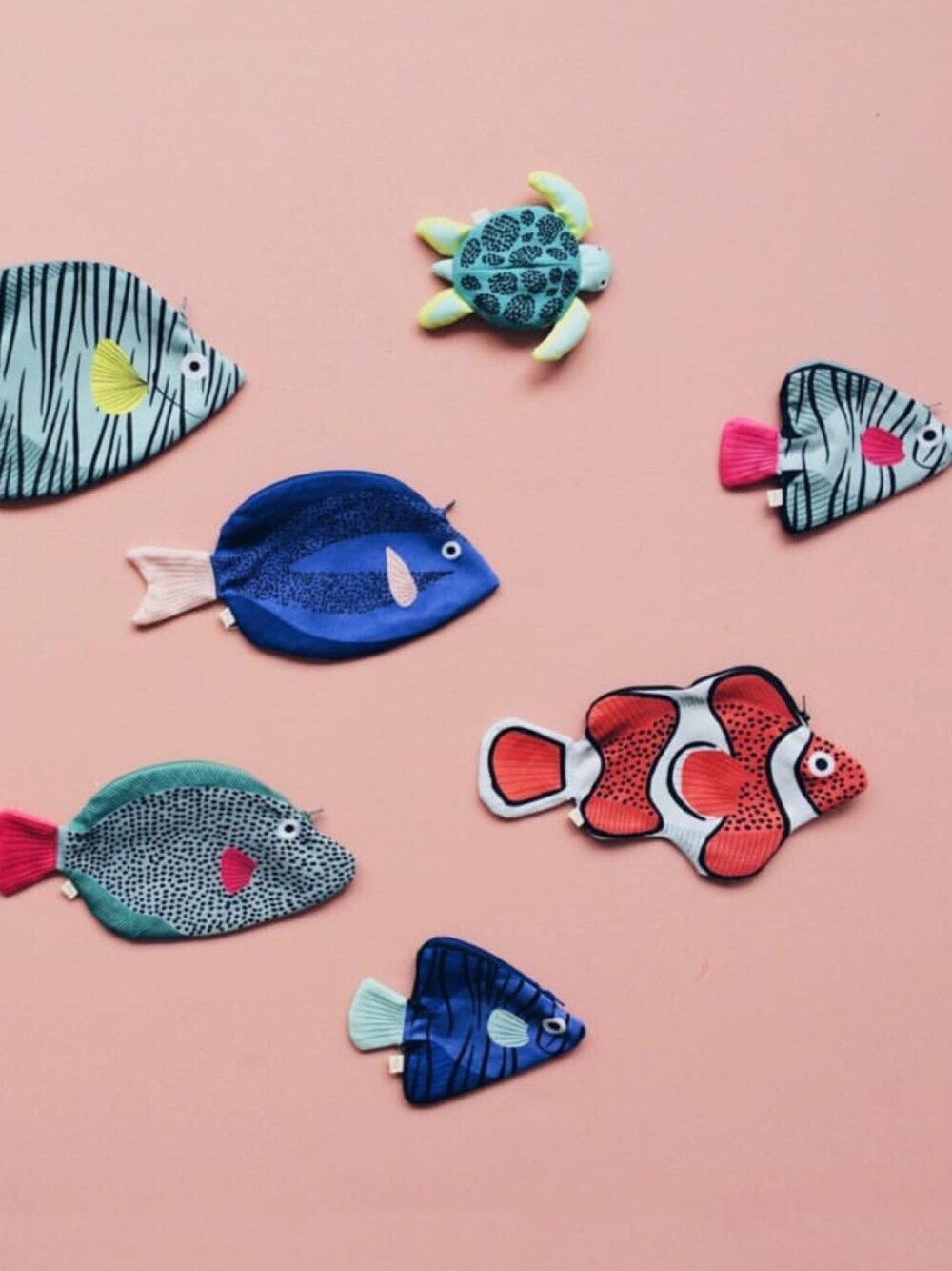 「キッズファッション、kids、クラッチバッグ、魚、ポーチ、キッズ、donfisher、輸入雑貨、雑貨、子供服」｜「cache cacheのdon fisher  SUSURGEONFISH（ポーチ、その他）」を使った、CACHE-CACHEさん（キッズ・100cm）の春コーディネートの1枚目の写真