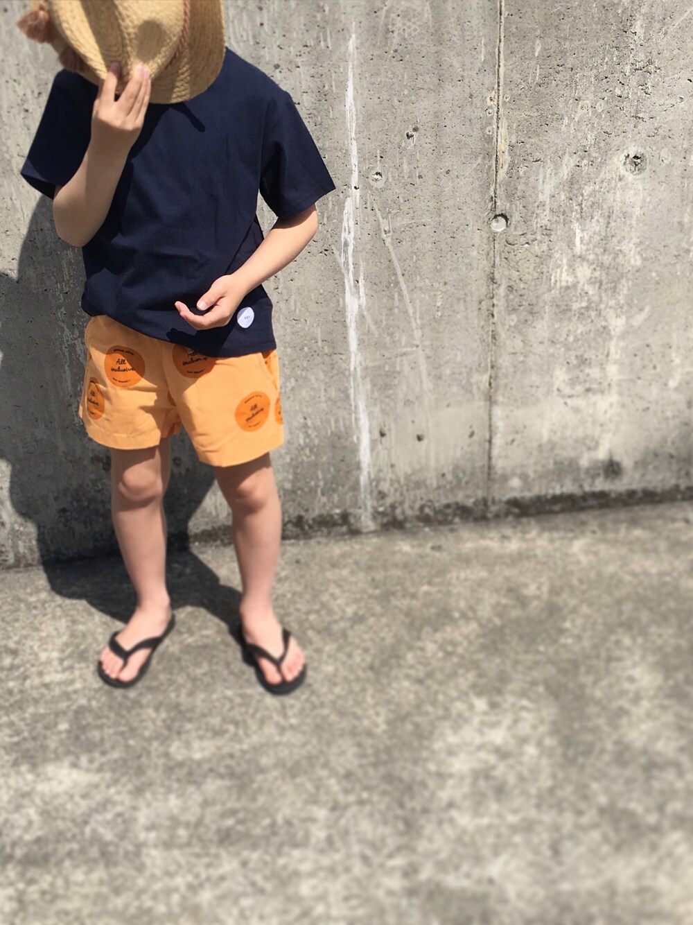 その他のTシャツ/カットソー、その他のその他パンツ、その他のハットを着用したキッズの春コーディネートの1枚目の写真