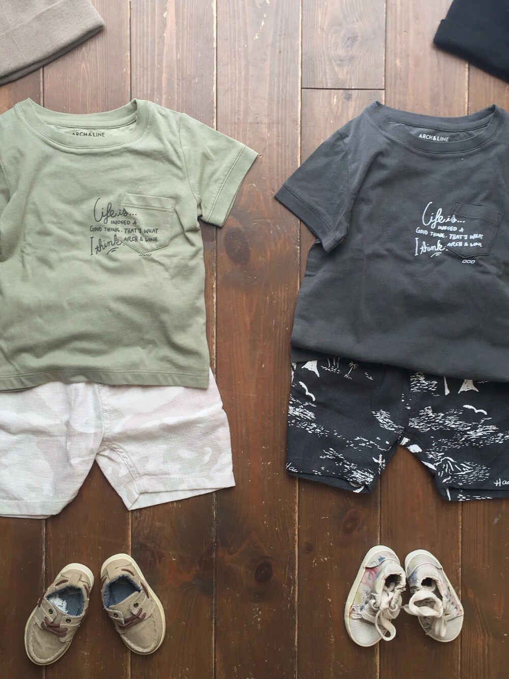 その他のTシャツ/カットソー、その他のTシャツ/カットソー、その他のその他パンツを着用したキッズの春コーディネートの1枚目の写真