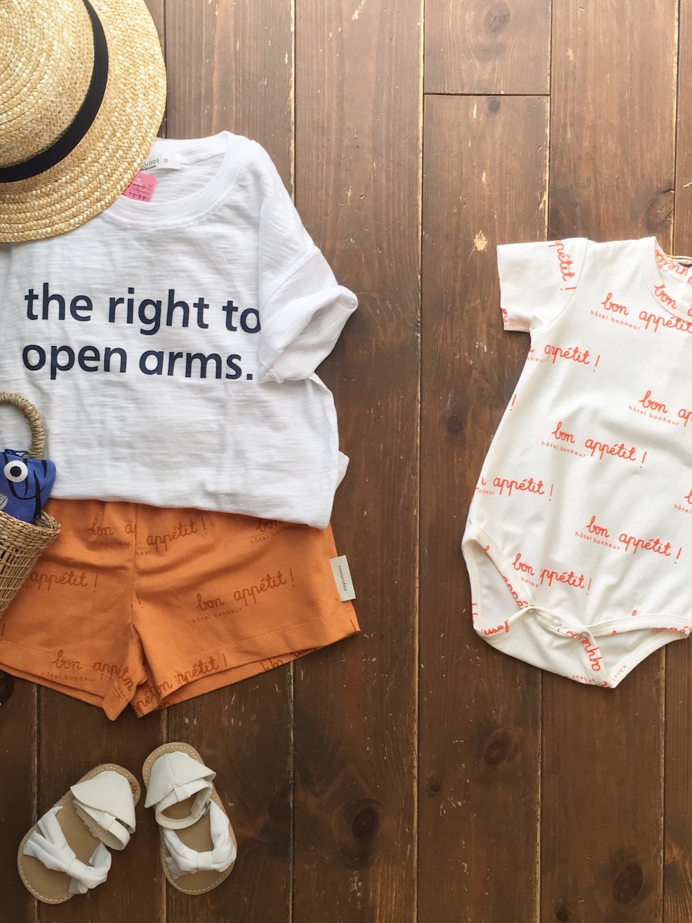 「キッズファッション、女の子コーデ、男の子、kids、ベビーコーデ、リンクコーデ、tiny cottons、おそろいコーデ、ベビー、夏コーデ」｜「cache cacheのtinycottons　bon appetit　pique short（その他パンツ、その他）」を使った、CACHE-CACHEさん（キッズ・70cm）の夏コーディネートの1枚目の写真