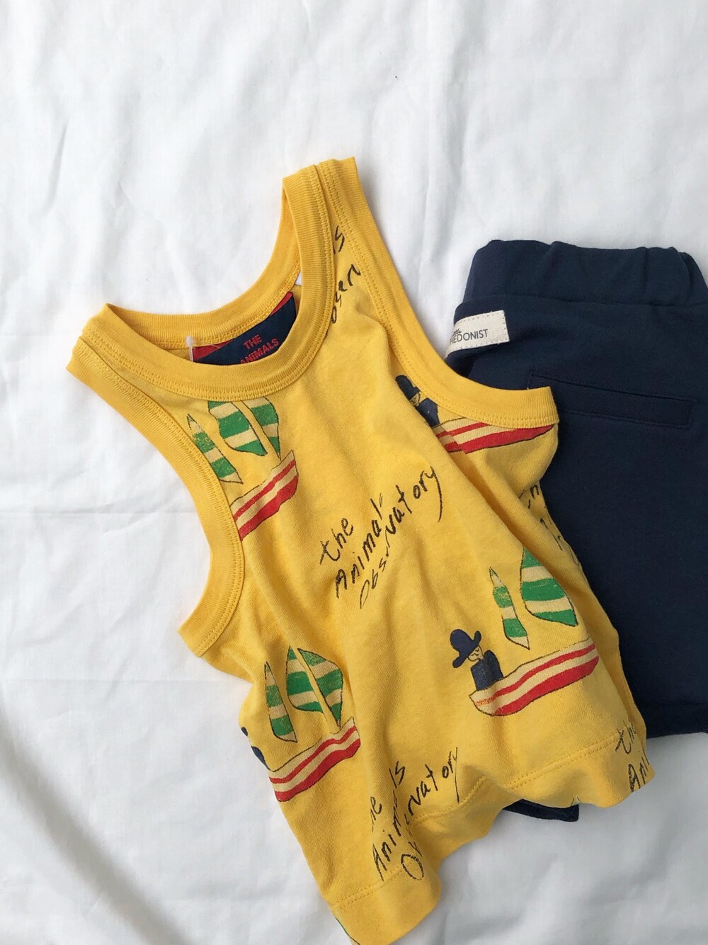 「夏コーデ、キッズコーデ、男の子、女の子、キッズファッション、むすこーで、TheAnimalsObservatory、Tao、littleHEDONIST、リトルへドニスト」｜「cache cacheのTHE ANIMALS OBSERVATORY  FROG BABES T-SHIRT（タンクトップ、その他）」を使った、CACHE-CACHEさん（キッズ・74cm）の夏コーディネートの1枚目の写真