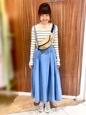 「earth music&ecology（アースミュージックアンドエコロジー）のアイテム（デニムスカート）」を使った、ひかるさん（レディース・158cm）の冬コーディネート