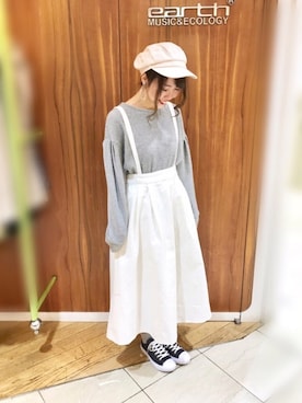 「earth music&ecology（アースミュージックアンドエコロジー）のアイテム（デニムスカート）」を使った、ひかるさん（レディース・158cm）の春コーディネート
