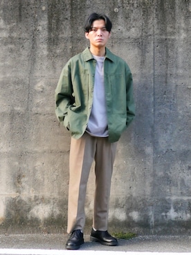「アイテム（スラックス、ベージュ系）」を使った、わむう_wamuさん（メンズ・165cm）の秋コーディネート