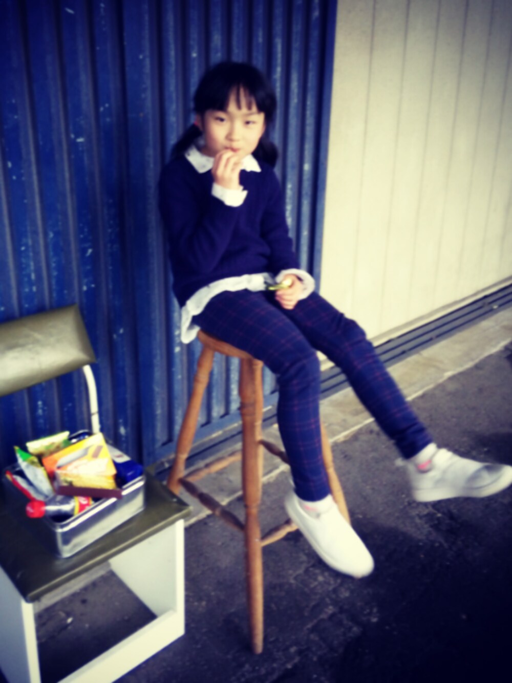「ZARA KIDS」｜「ZARA KIDSのアイテム（スニーカー、ホワイト系）」を使った、coconaさん（キッズ・125cm）の冬コーディネートの1枚目の写真
