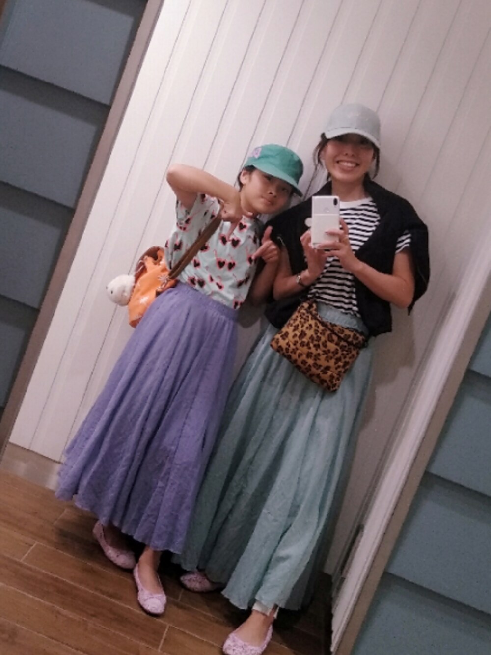 「H&Mのアイテム（バレエシューズ、ピンク系）」を使った、coconaさん（キッズ・133cm）の春コーディネートの1枚目の写真