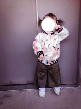 「H&M（エイチ・アンド・エム）のアイテム（スタジャン）」を使った、cuuuutanさん（キッズ・90cm）の冬コーディネート