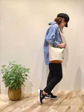 「Moname（モナーム）のアイテム（トップス）」を使った、sa-kiiさん（レディース・159cm）の春コーディネート