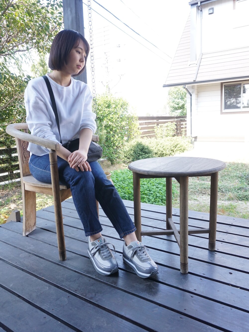 「ゆるコーデ、おしゃれさんと繋がりたい、休日スタイル、きれいめカジュアル、大人カジュアル、スニーカー、脚長効果、大人コーデ、シンプル、シンプルコーデ」｜「Arnold Palmerの☆BARNSsohostreet(バーンズソーホーストリート)☆限定 2020SS新作　Buffy AP053630（スニーカー、グレー系）」を使った、arnoldpalmer2018さん（レディース・155cm）の夏コーディネートの1枚目の写真