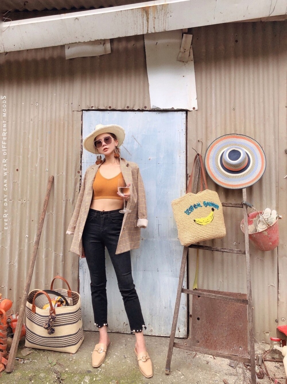 「ootd、西裝外套、STYLE、fashion、taitung、Taiwan、cool、2021春新作、summer、韓系」｜「迷胡小姐のアイテム（デニムパンツ、ブラック系）」を使った、MIN HU’sさん（レディース・162cm）の春コーディネートの1枚目の写真