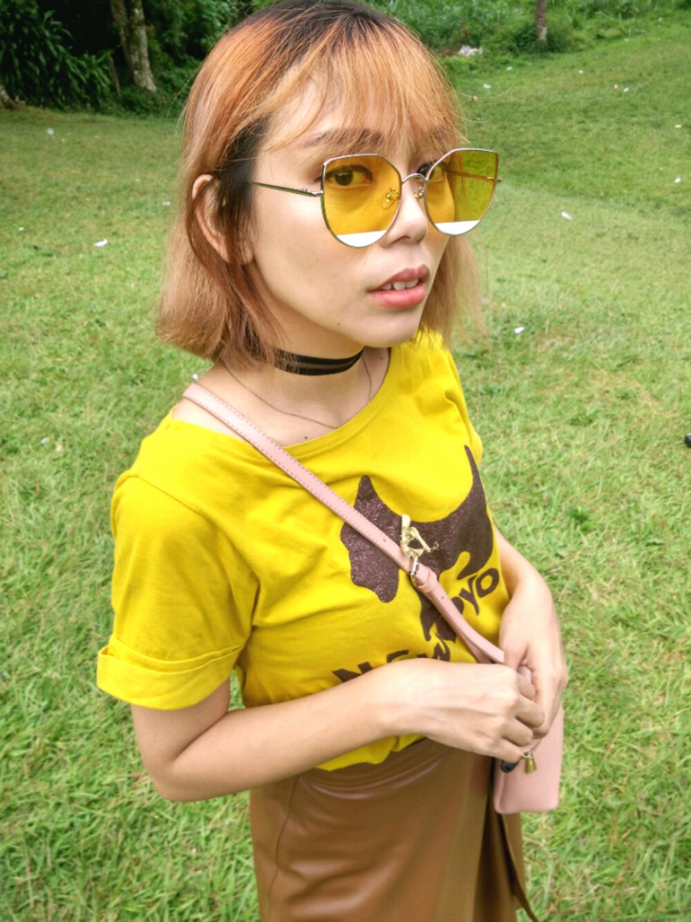 「fresh、summer、colorful、LOVE、lookbook」｜「stradivariusのアイテム（スカート、ブラウン系）」を使った、Nabilagpさん（レディース・165cm）の冬コーディネートの1枚目の写真