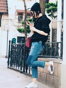 「Mo&Co.（モーアンドコー）のアイテム（パンツ）」を使った、Serenaさん（レディース・168cm）の春コーディネート