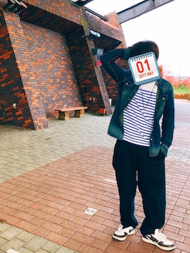 「HUGO BOSS（ヒューゴボス）のアイテム（その他パンツ）」を使った、淳之介さん（メンズ・170cm）の春コーディネート