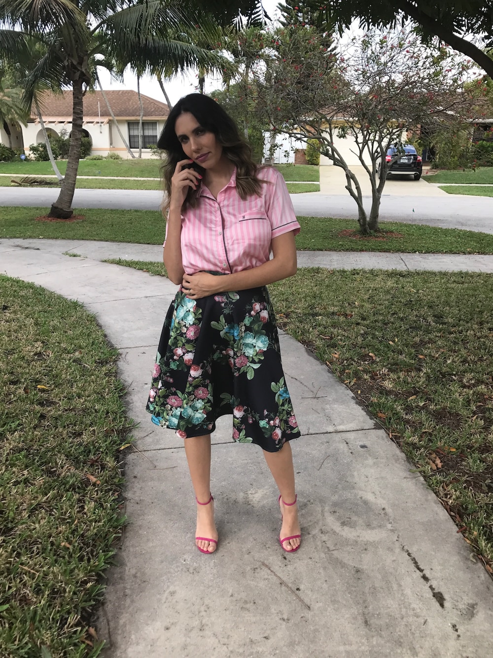 「slip、ootd、outfit、midiskirt、Victoria's Secret、asos、flower、stripes、casual、fashion」｜「asosのアイテム（スカート、ブラック系）」を使った、tipsforshopさん（レディース・170cm）の冬コーディネートの1枚目の写真