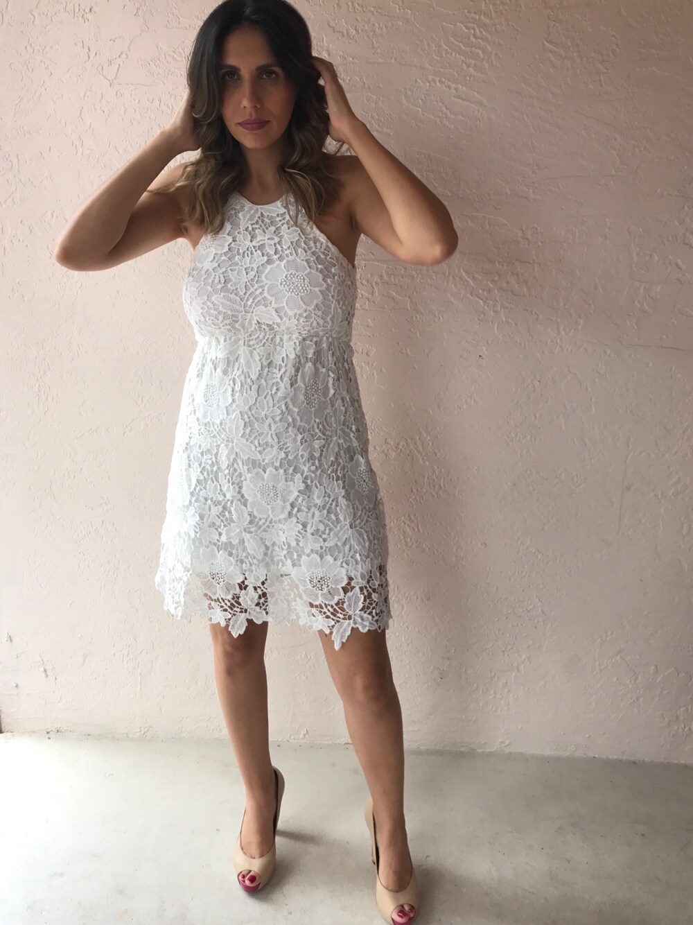 「AnthroStyle、lacedress、ootd、outfit、lace、fashion、fashion blogger、casual、streetstyle、contest」｜「Anthropologieのアイテム（ワンピース、ホワイト系）」を使った、tipsforshopさん（レディース・170cm）の春コーディネートの1枚目の写真