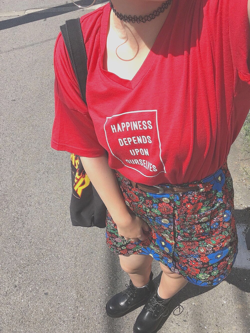 「韓国ファッション、花柄、赤、Tシャツ、WEGO、夏、데일리룩、低身長」｜「WEGOのアイテム（ネックレス、ブラック系）」を使った、39さん（レディース・152cm）の夏コーディネートの1枚目の写真
